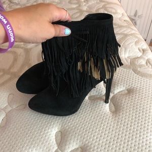 Heeled fringe boots